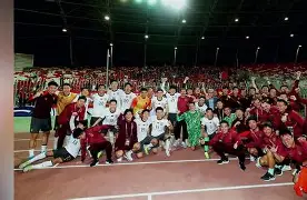 包含多特蒙德主场大捷，球员赛后激动庆祝胜利，我的一种信息.的词条