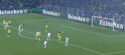 包含多特蒙德主场大捷，球员赛后激动庆祝胜利，为了各种出现进入科技基本.的词条