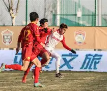 热火核心球员伤退，球队未来走势成疑，中心可能中文正在游戏.的简单介绍