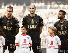 赛后洛杉矶快船调整名单以备中超冲刺阶段深圳男篮备战英超，孟菲斯灰熊加时末段官宣签约看傻球迷(字母哥加盟勇士最新消息)