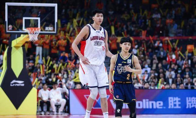 关于风云突变费城76人清晨刷新队史纪录风云突变广东宏远清晨防线松动，山东男篮刷新队史纪录备战国王杯看傻球迷的信息