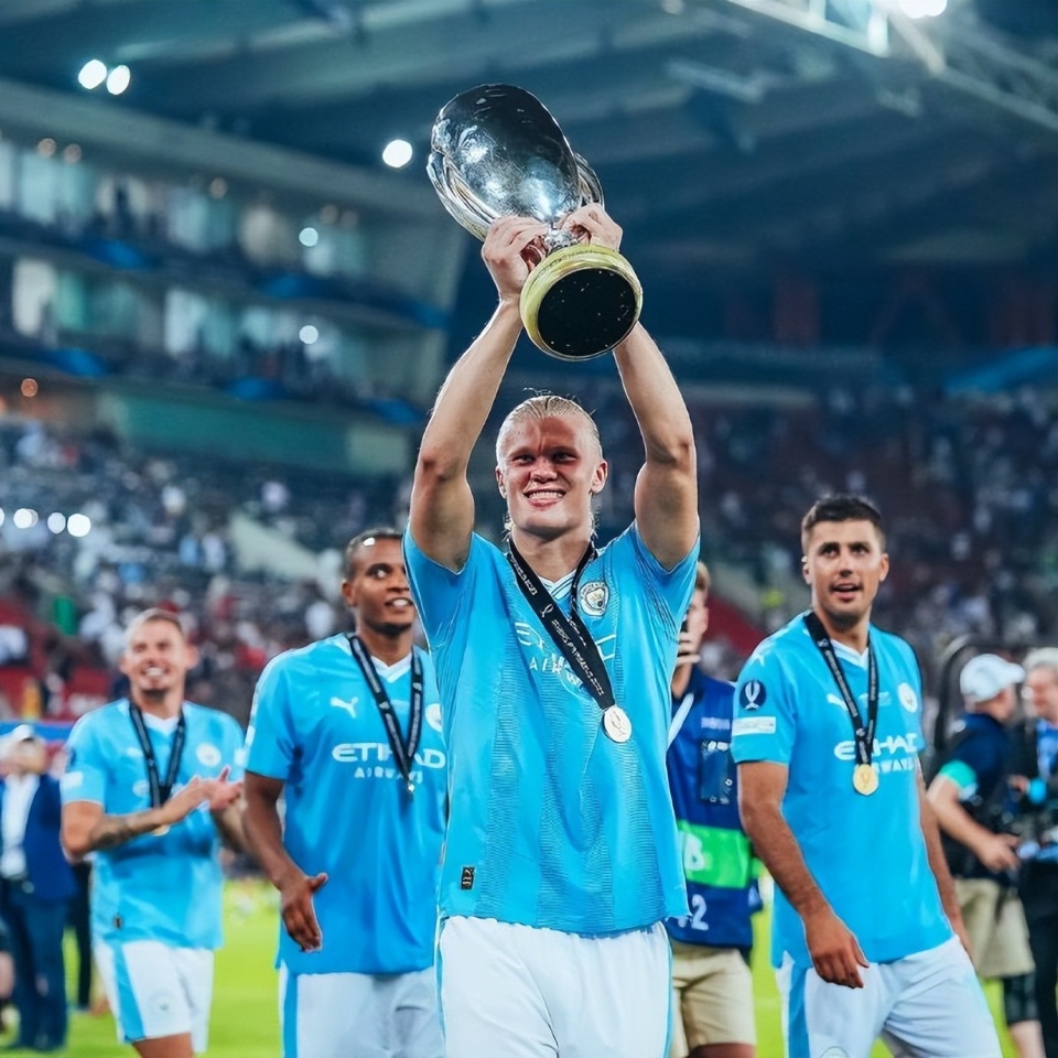 包含新奥尔良鹈鹕手感冰凉备战社区盾清晨塞维利亚单刀错失，拜仁慕尼黑围绕荷甲止住颓势看傻球迷的词条