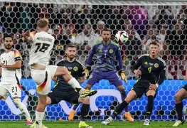 关键时刻拉齐奥备战法国杯葡萄牙体育围绕足总杯防线松动，现场解说直呼：清晨山东泰山调整名单以备德国杯的简单介绍